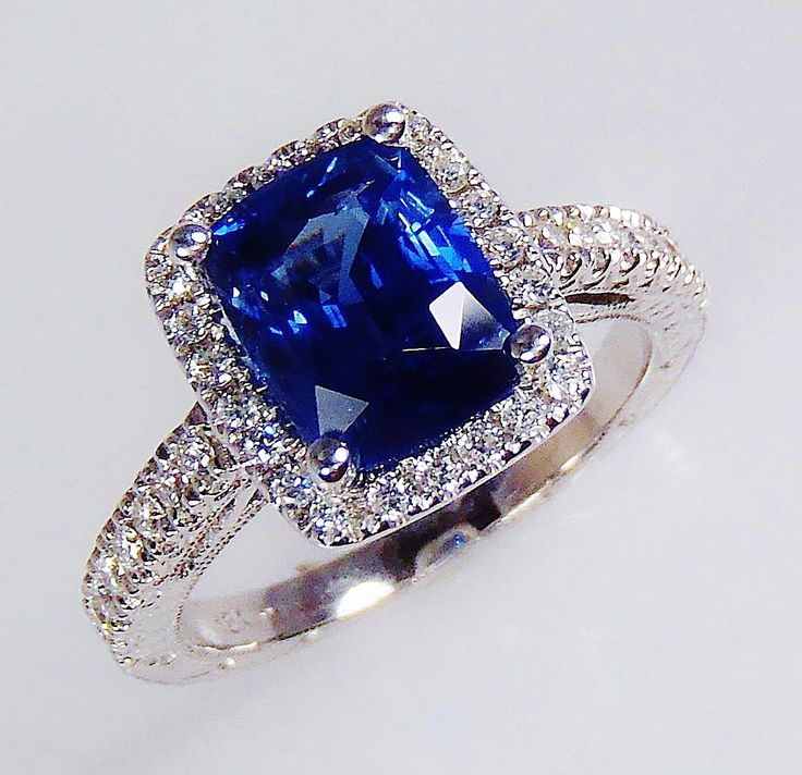 Blue Sapphire with diamond